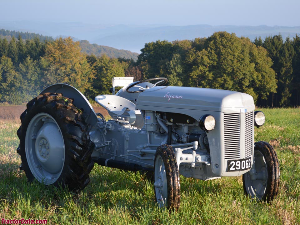 download Massey Ferguson TE20 tractor workshop manual